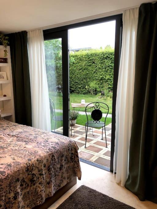Prachtig Guesthouse Aan Het Water Алмере Екстериор снимка