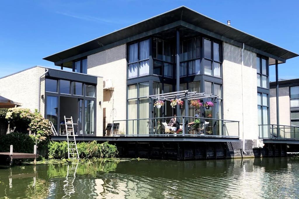 Prachtig Guesthouse Aan Het Water Алмере Екстериор снимка